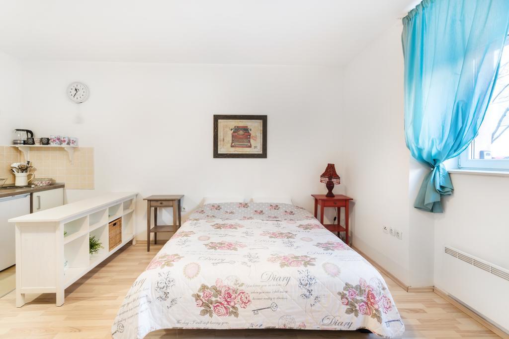Apartment Roza *